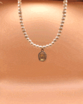necklace with pearls