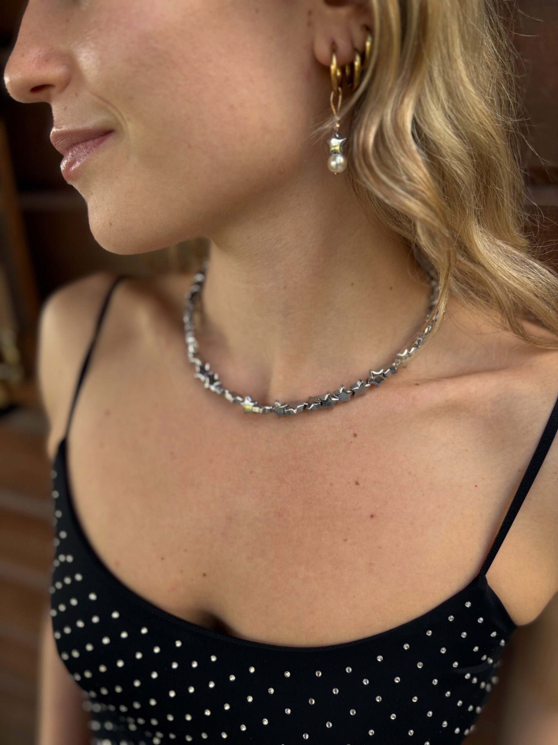 neckalce with silver star shaped beads